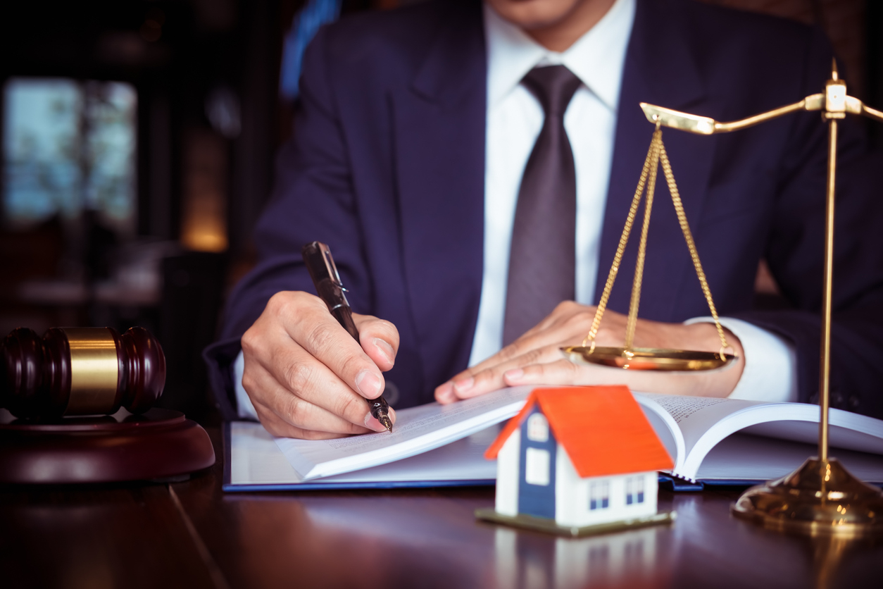 Droit immobilier : comment un avocat peut-il résoudre votre problématique ?