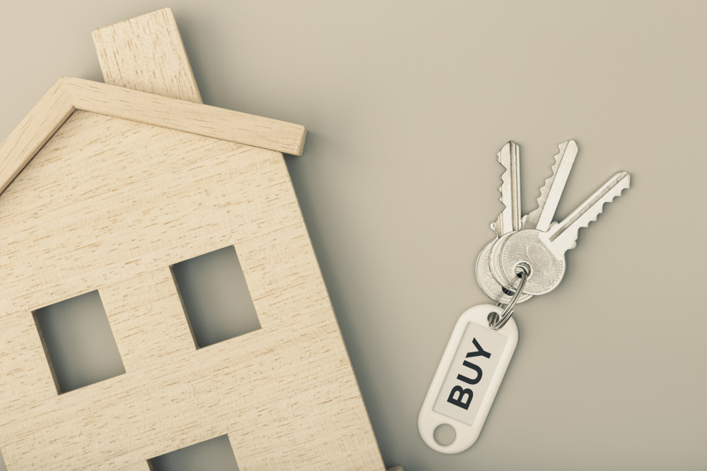 Acheter une maison seul et se marier après : un choix judicieux pour les futurs époux ?