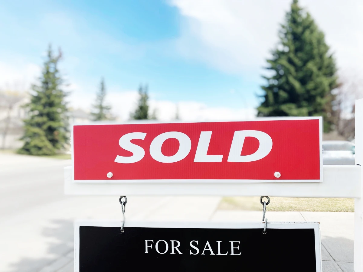 Anticiper les tendances du marché immobilier : clés et stratégies